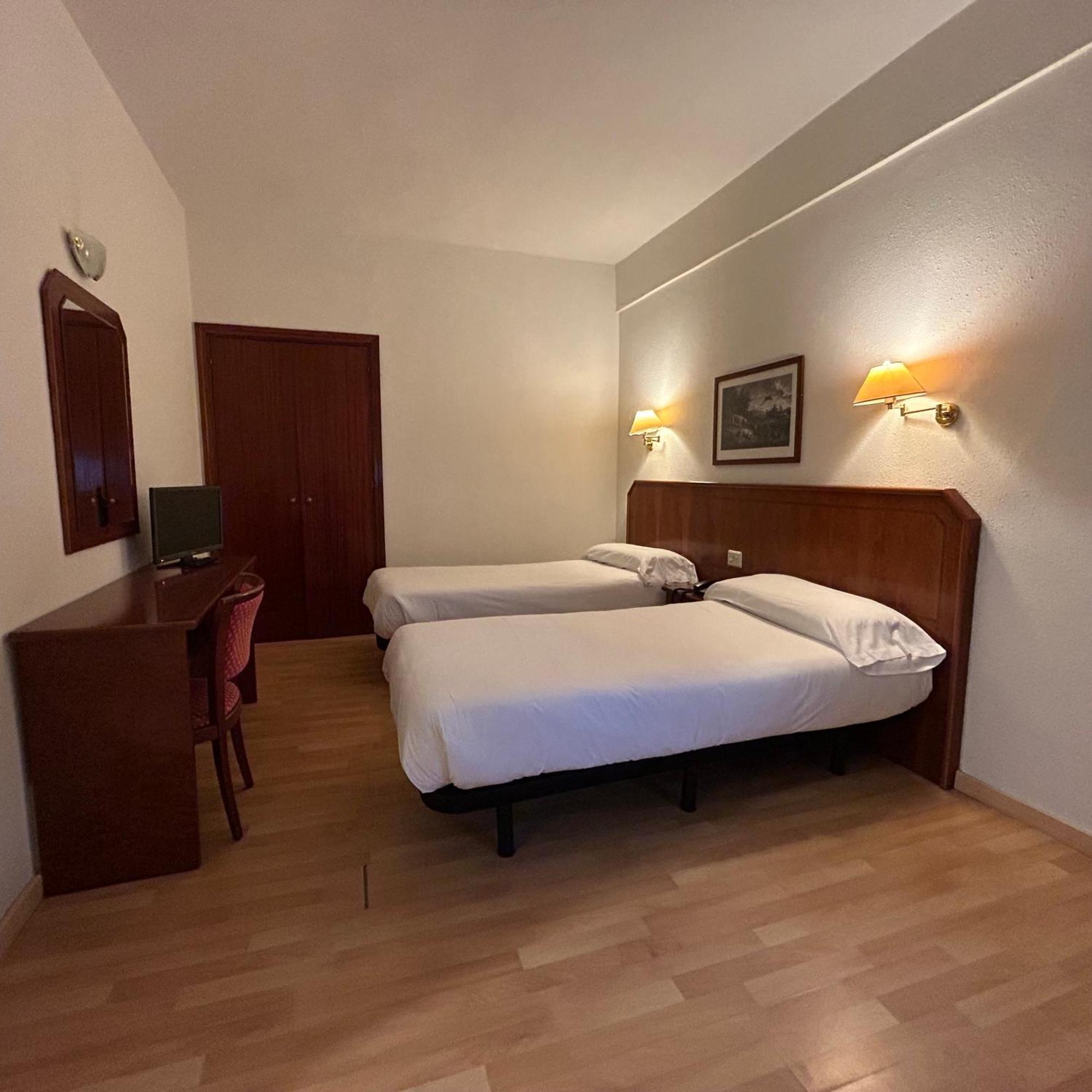 Hotel Unzaga Plaza Éibar المظهر الخارجي الصورة
