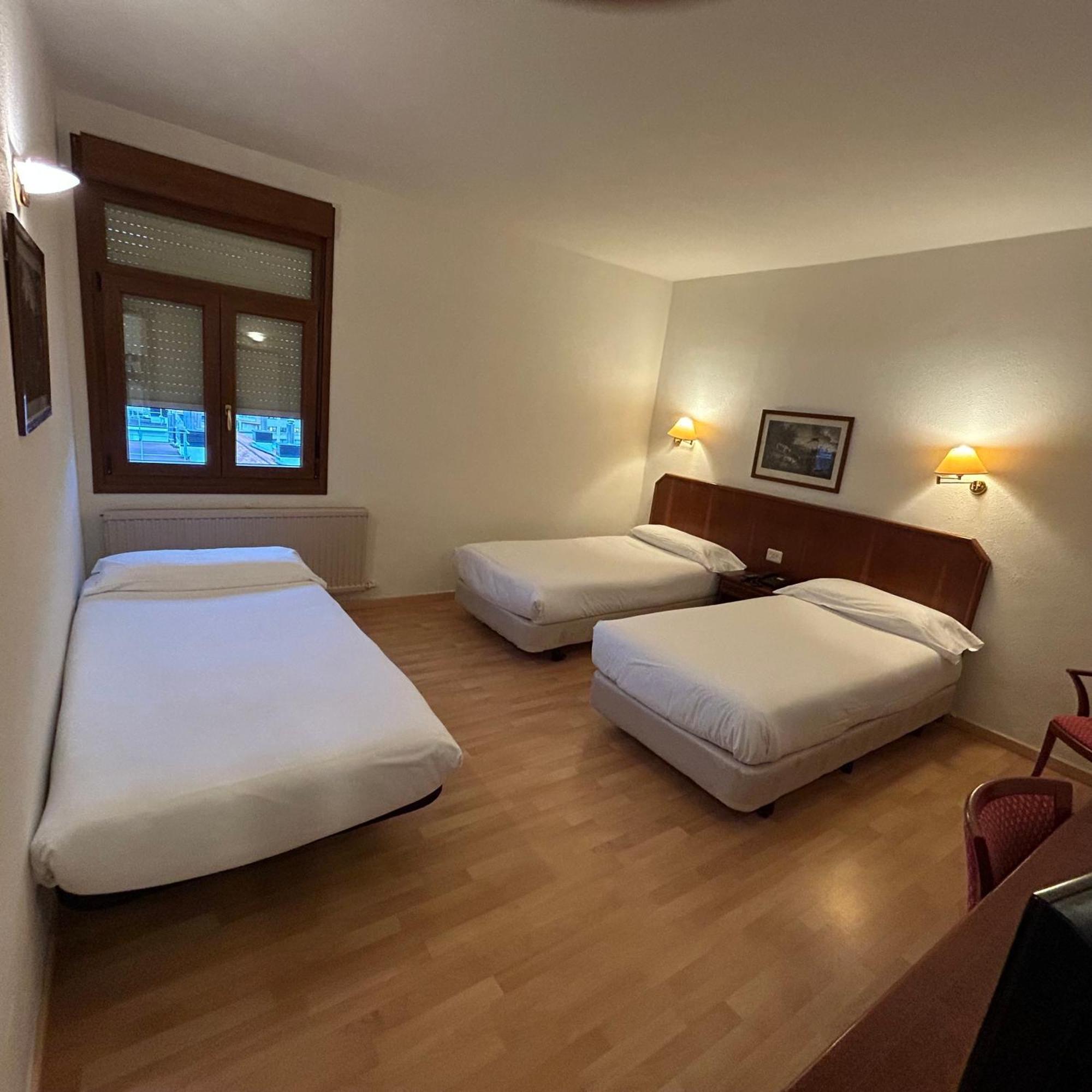 Hotel Unzaga Plaza Éibar المظهر الخارجي الصورة