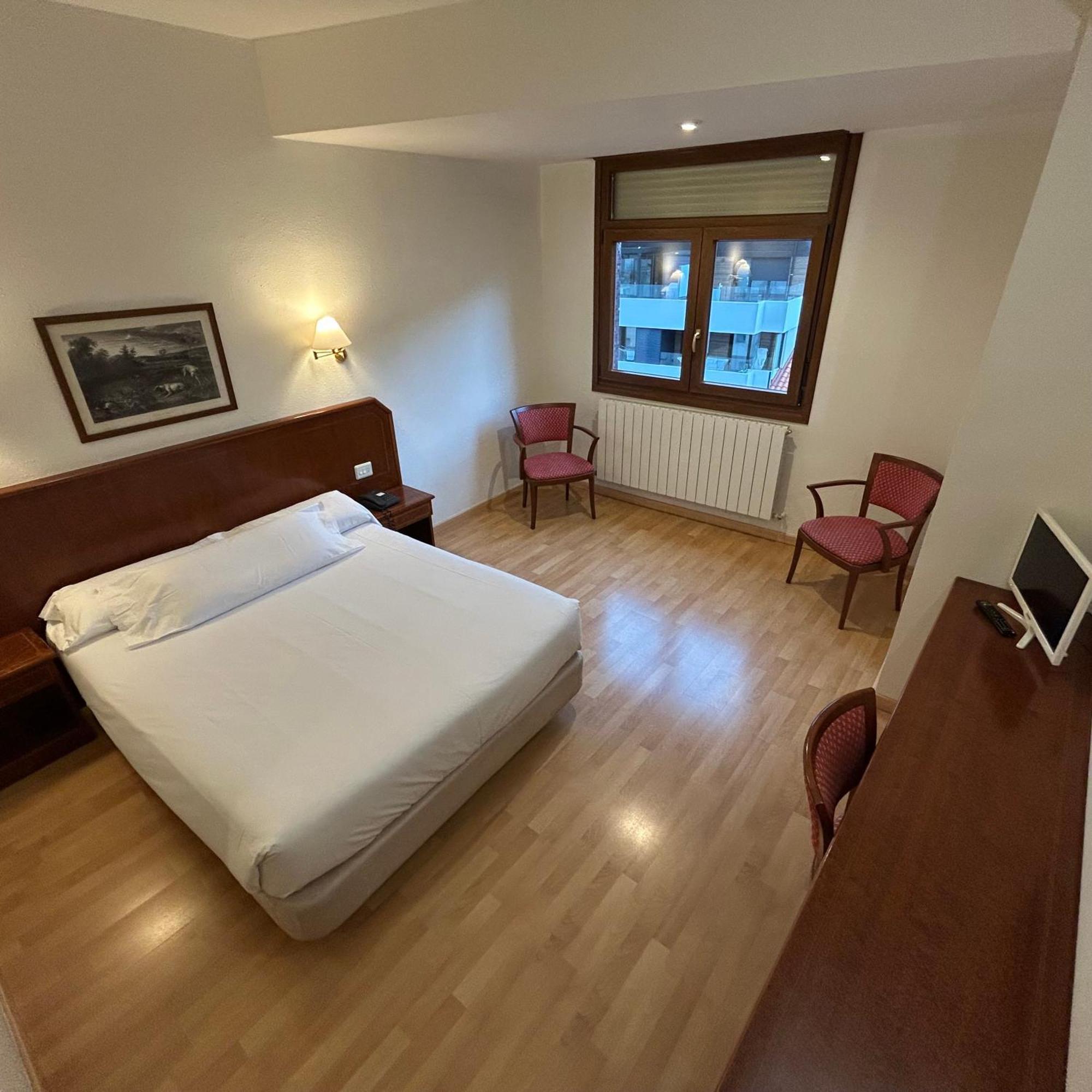 Hotel Unzaga Plaza Éibar المظهر الخارجي الصورة